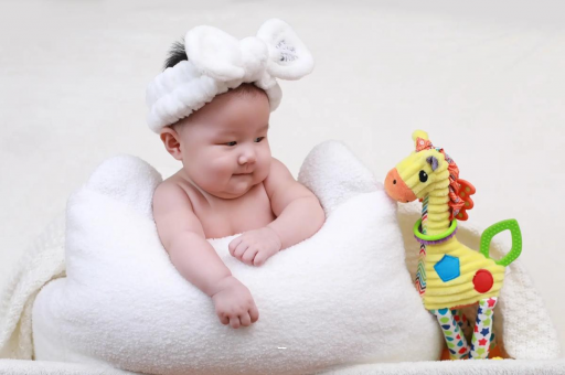 茂名宝宝几个月翻身